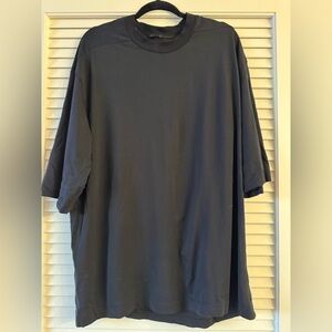Men’s Fear of God black t-shirt